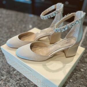 Badgley Mischka Jewel Satin Cathleen Block Heel Size 7.5 Champagne